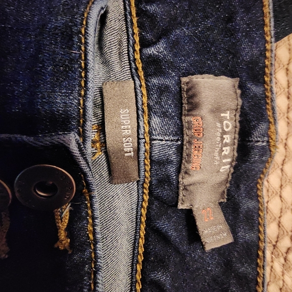 Torrid crop jeggings size 22 - Picture 3 of 4